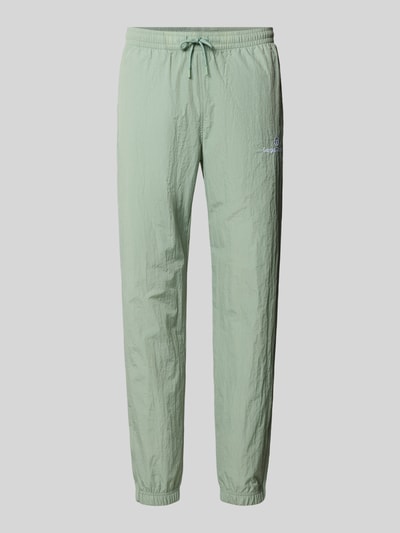 Produktfoto, Straight Fit Stoffhose mit Logo-Stitching Modell 'Nayla' von SERGIO TACCHINI für Herren in Mint, elastischer Bund mit Tunnelzug, elastische Beinabschlüsse, 77 cm Innenbeinlänge bei Größe M, feine Textur, matter Look.
