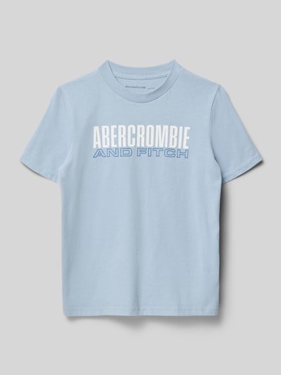 Produktfoto, Regular Fit T-Shirt mit Logo-Print von Abercrombie&Fitch, hellblauer Baumwoll-Mix, weißer Schriftzug, Rundhalsausschnitt.