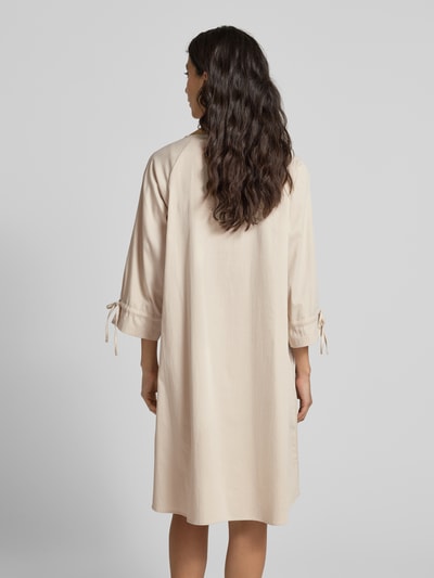 Smith and Soul Knielanges Kleid mit Schlüsselloch-Ausschnitt Sand 5