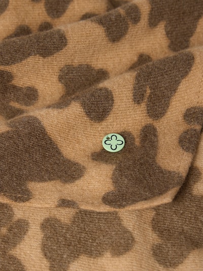 Productfoto, Schal mit Viskose-Anteil van Codello in bruintinten, driehoekig, Materiaalmix met viscose, all-over motiefprint, logodetail, Breedte bij maat 1: 46 cm.
