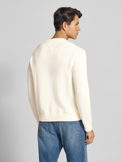 Tommy Jeans Sweter z dzianiny o kroju regular fit z czystej bawełny Złamany biały 5