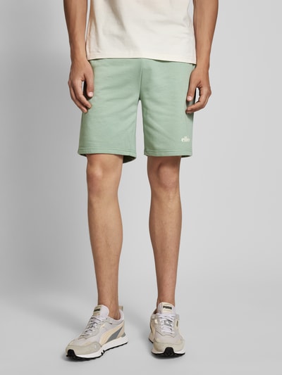Ellesse Szorty z dzianiny dresowej o kroju regular fit z nadrukiem z logo model ‘MOLLA’ Zielony 4