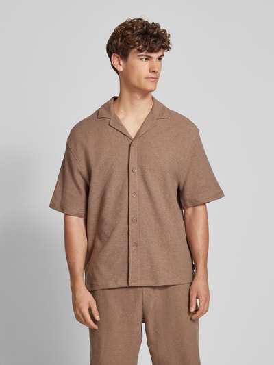 REVIEW Koszula casualowa o kroju relaxed fit z fakturowanym wzorem Ziemisty brązowy 4