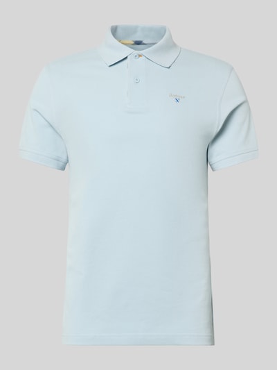 Productfoto, Regular Fit Poloshirt aus reiner Baumwolle van Barbour in effen kleuren, piqué textuur, 2-knoopsluiting, korte mouw