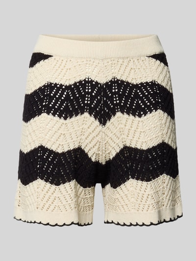 Produktfoto, Regular Fit Shorts aus reiner Baumwolle Modell 'GOLDEN COVE' von Vero Moda in Strickoptik, gestreift, elastischer Bundabschluss, Materialverarbeitung Strick, Farbe Creme und Schwarz, Muster Streifen, reine Baumwolle