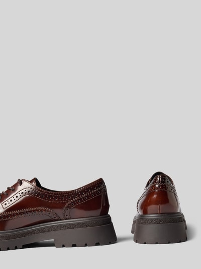 Productfoto, donkerbruine veterschoenen met glanzende finish en logodetail, grove zool, Dames veterschoenen van Tamaris
