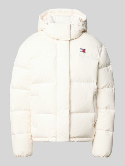 Produktfoto, Regular Fit Steppjacke mit abnehmbarer Kapuze von Tommy Jeans in Creme mit glatter, wattierter Struktur, Damen Steppjacke von Tommy Jeans