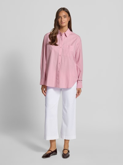 Frauenmodel trägt Loose Fit Culotte aus Baumwoll-Mix Modell 'PAM CULOTTE' von Raphaela By Brax, weiß, unifarben, Ganzkörperansicht von vorne.