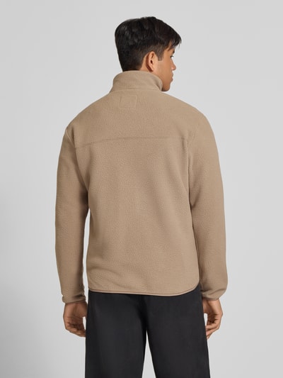 Männermodel trägt Regular Fit fleecejack met opstaande kraag model 'JASON' van ONLY, Heren fleecejack van ONLY & SONS, Ganzkörperansicht Rückansicht.