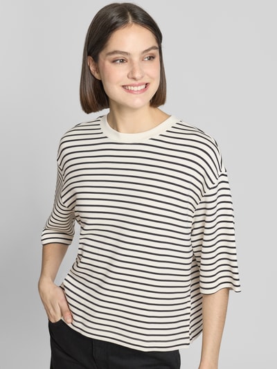 Vrouwenmodel draagt 'Boxy Fit Sweatshirt met 1/2-Arm' van Jake*s Casual, gestreept, modalmix met stretch, boxy fit, ronde hals, 1/2-mouwen. Ganzkörperansicht van voren.
