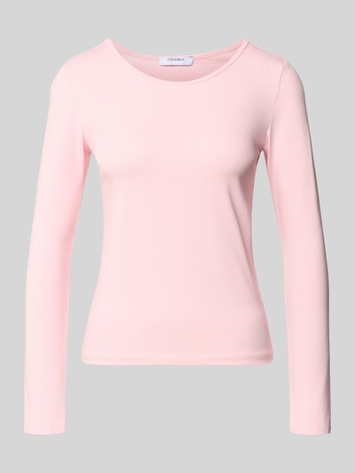 Produktfoto, Longsleeve mit geripptem Rundhalsausschnitt von ZABAIONE in zartem Rosa, Slim Fit, Baumwoll-Elasthan-Mix, Rückenlänge 56 cm, glatte Oberfläche.