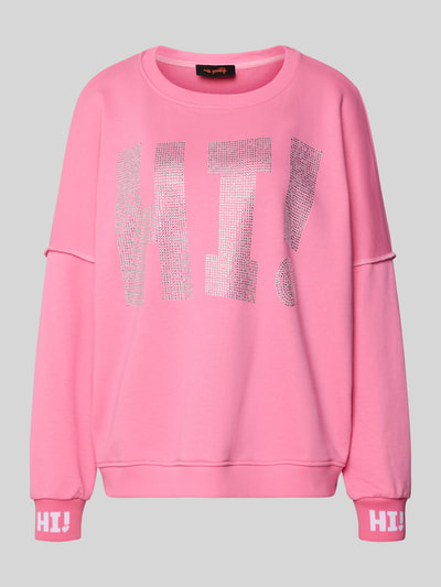 Produktfoto, Sweatshirt mit Label-Detail von miss goodlife w kolorze różowym, luźny krój, bawełna, ściągacze, okrągły dekolt, napis z dżetami
