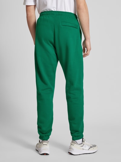 Nike Sweatpants mit Label-Print Gruen 5