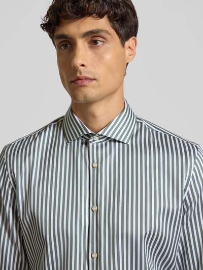 Jake*s Slim Fit Businesshemd mit Haifischkragen und extra langem Arm Dunkelgruen 3