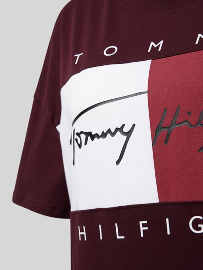 TOMMY HILFIGER Koszula nocna z nadrukiem z logo i okrągłym dekoltem Oberżynowy 2