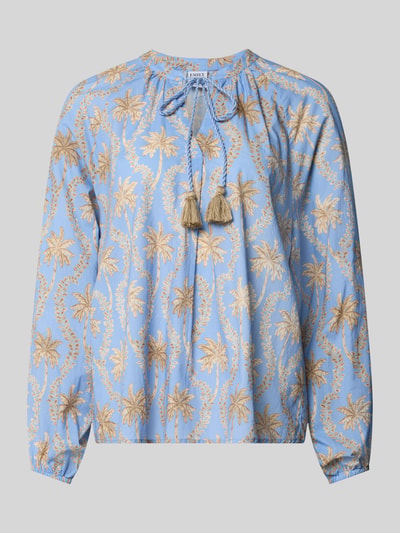 Produktfoto, Bluse mit Tunikakragen und Quasten von Emily Van den Bergh, hellblau mit beigem Palmenmuster, reine Baumwolle, elastische Ärmelabschlüsse, Loose Fit