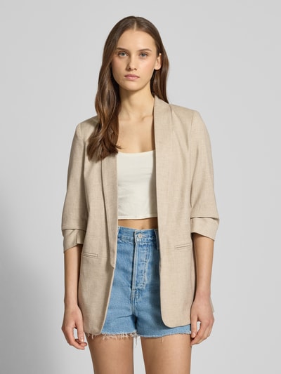 Frauenmodel trägt Regular Fit Longblazer mit 3/4-Ärmeln Modell 'ELLY' von ONLY in Melange-Optik, angedeutete Paspeltaschen, Schalkragen, Ganzkörperansicht von vorne.