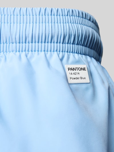 Produktfoto, spodenki kąpielowe z nadrukiem z logo, model 'Lighting Pantone' od MC2 Saint Barth, pudełko prezentowe, naszywka z logo