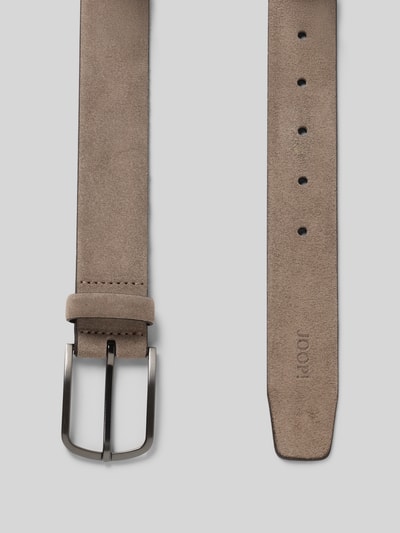 Productfoto, Gürtel mit Dornschließe van JOOP! Collection in echt kalfsleer, bruin, klassieke pasvorm, metalen gesp, breedte 3 cm.