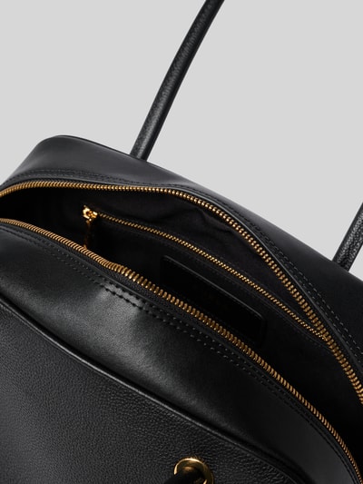 Productfoto, zwarte Shoulder Bag uit echt leer Model 'POPPY' van FURLA met structuurpatroon, gouden ritssluiting, hoofdvak en binnenvak