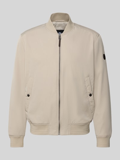 Produktfoto, beige Herren Jacke mit Stehkragen und Reißverschluss Modell 'Arik' von JOOP! COLLECTION, Regular-Fit, Eingrifftaschen mit Druckknopfverschluss, Rückenlänge 66 cm, Schulterbreite 44 cm, Brustweite 57 cm, Ärmellänge 68 cm