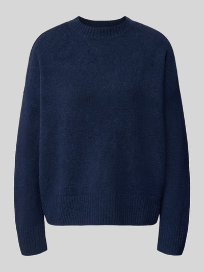 Produktfoto, granatowy sweter o kroju oversized z dodatkiem wełny, prosta faktura, model 'BOOM' od VERO MODA, damski sweter