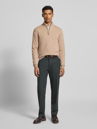 Gant Regular Fit Pullover mit Strick-Optik aus reiner Lammwolle Sand Melange 1