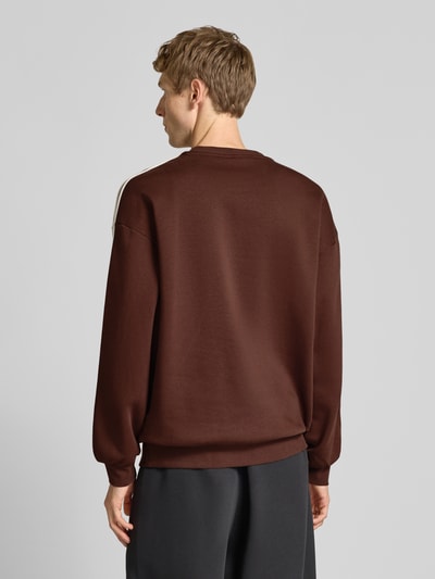 adidas Originals Bluza o kroju oversized z wyhaftowanym logo Ciemnobrązowy 5