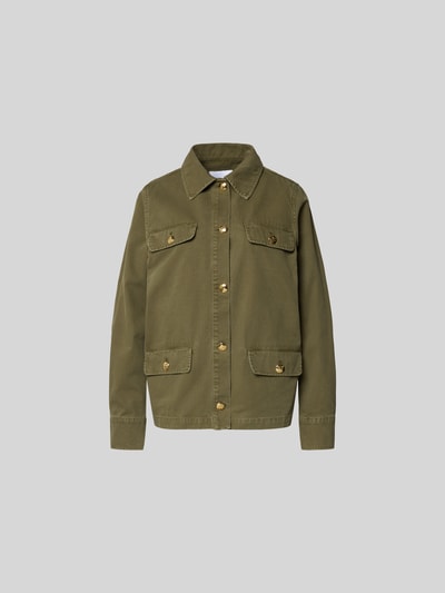 Produktfoto, Regular Fit Jacke mit Umlegekragen von Anine Bing in Olivgrün, reine Baumwolle, durchgängige Knopfleiste, Pattentaschen, Rückenlänge 64 cm, Brustweite 52 cm, Ärmellänge 63 cm