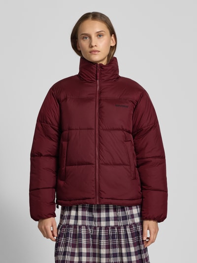 Review Kurtka pikowana z wyhaftowanym logo Rdzawoczerwony 4