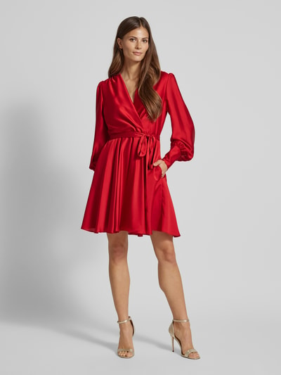 Swing Cocktailkleid mit Taillenband Rot 1