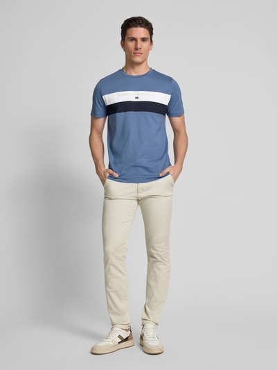 Christian Berg Men T-Shirt mit Label-Print Jeansblau 1