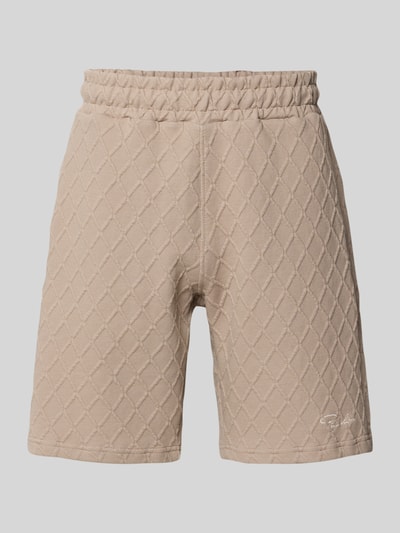 Produktfoto, Relaxed Fit Shorts mit Strukturmuster Modell 'Jovren' von Pegador in Beige, aus Elastischer-Material-Mix mit Baumwoll-Anteil, sichtbares Strukturmuster, Bundweite bei Größe M 39 cm, Innenbeinlänge 24 cm.