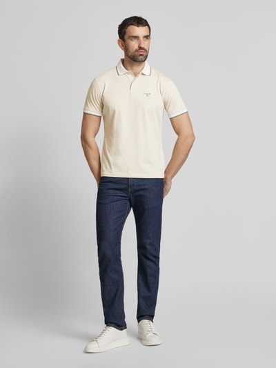 Barbour Slim Fit Poloshirt mit Label-Stitching Modell 'Consay' Sand 1