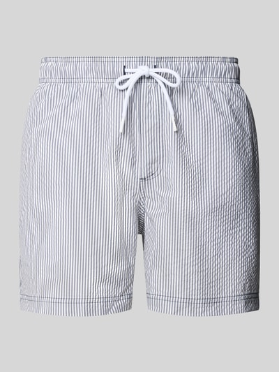 Produktfoto, blau-weiß gestreifte Badehose aus Seersucker von Jack & Jones, elastischer Bund, Kordelzug, Regular-Fit, Modell 'MAUI OCEAN'.
