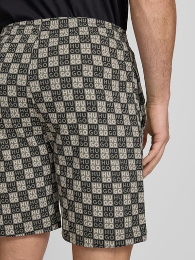 HUGO Szorty dresowe o kroju regular fit z nadrukiem z logo Khaki 3