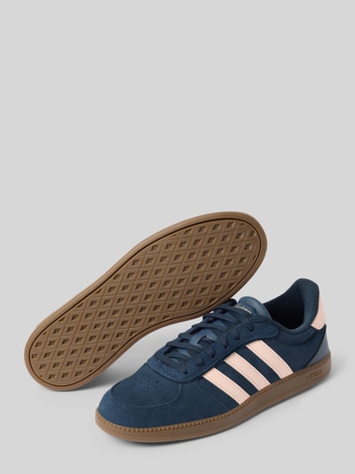 Produktfoto, Sneaker met vetersluiting van adidas Sportswear, dames sneakers van leermix met afgeronde punt, labeldetail, gestructureerde zool, hakhoogte maat 40: 2 cm, schachthoogte: 7 cm, schachtbreedte: 6 cm.