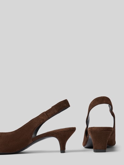 Produktfoto, Pumps aus Leder Modell 'Tillbye' von Gant in Braun, vorne spitz zulaufend, elastischer Riemen, Echtleder, Absatzhöhe: 6 cm