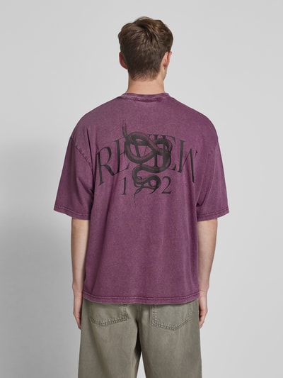 REVIEW Oversized T-Shirt mit geripptem Rundhalsausschnitt Pflaume 5