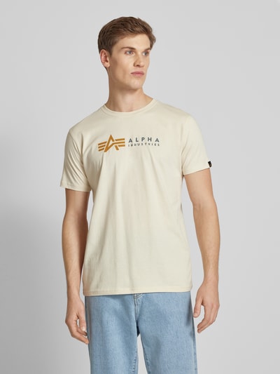 Alpha Industries T-shirt z nadrukiem z logo Złamany biały 4