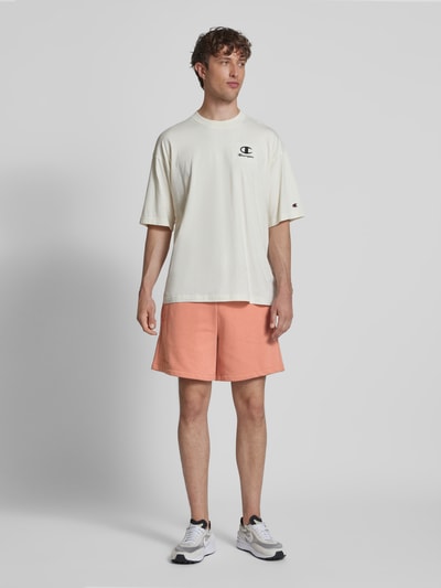 CHAMPION Relaxed fit sweatshorts met logobadge, model 'Sustainable' Abrikoos - 1