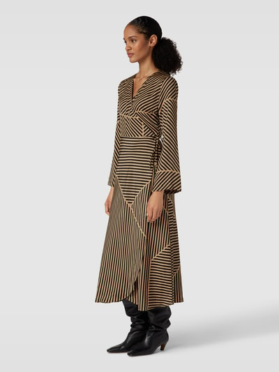 Neo Noir Midi-jurk in wikkellook, model 'Amber' Zwart - 1