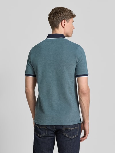 bugatti Regular Fit Poloshirt mit Label-Stitching Gruen 5