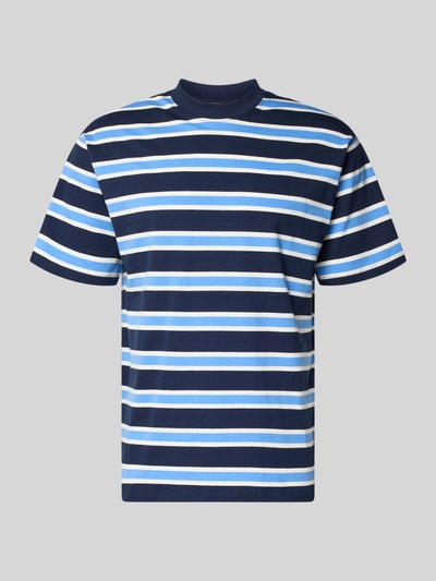 Produktfoto, Regular Fit T-Shirt mit Rundhalsausschnitt von Casual Friday, reine Baumwolle, blau-weiß gestreift, kurzärmelig, Rückenlänge 74 cm in Größe M
