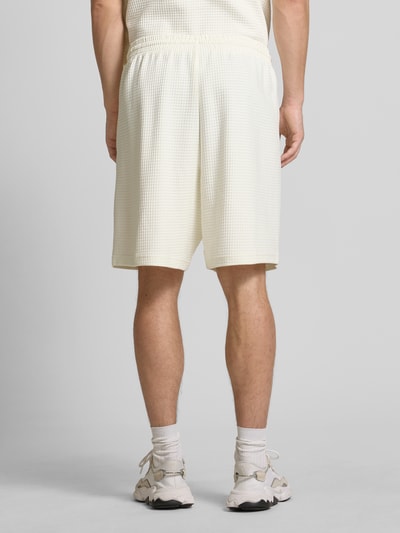 adidas Sportswear Korte broek met structuurmotief en labelstitching Offwhite - 5