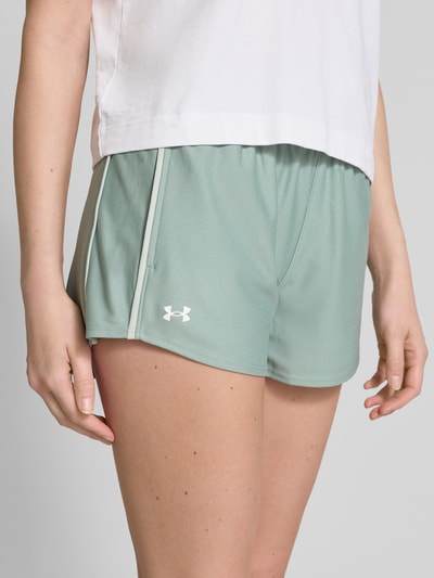 Under Armour Relaxed Fit Shorts mit elastischem Label-Bund Schilf 3