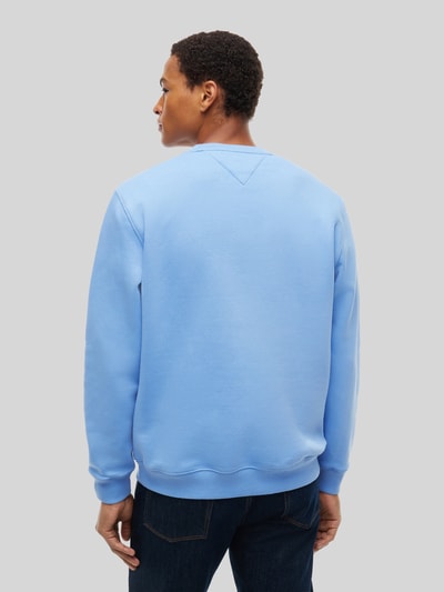 Tommy Jeans Regular Fit Sweatshirt aus Baumwoll-Mix mit Logo-Stitching Blau 5