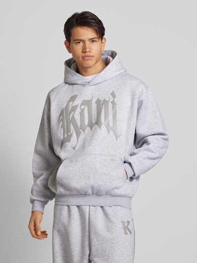 KARL KANI Hoodie mit Label-Print Hellgrau Melange 4