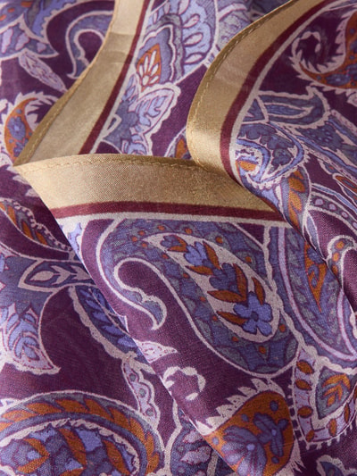 Produktfoto, Tuch aus reiner Seide Modell 'RHOMBUS' von Codello mit floralem Allover-Print in Lila und Gold, detailreiche Textur