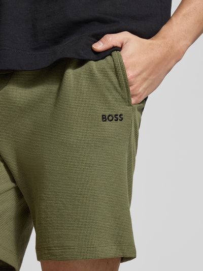 BOSS Regular Fit Sweatshorts aus Baumwoll-Mix Modell 'WAFFLE SHORTS' Oliv 3